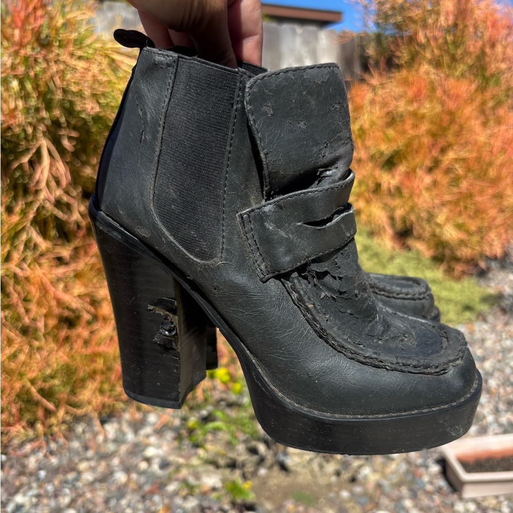 Heels - Picture 6 of 6